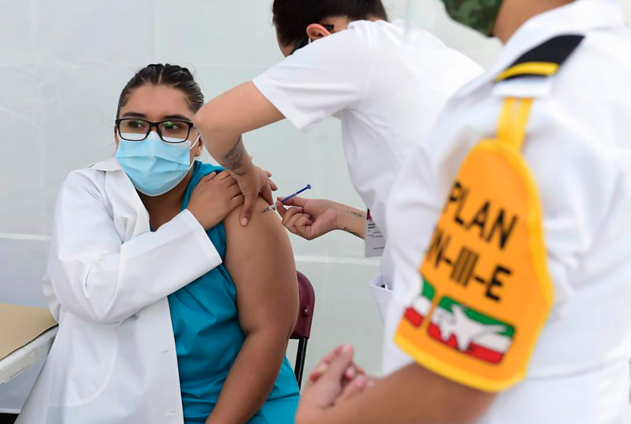 Vacunación COVID-19 México